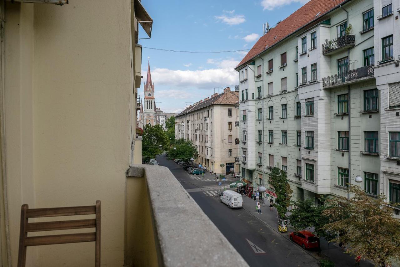 Riverside Balcony Apartment With View To Danube Boedapest Buitenkant foto