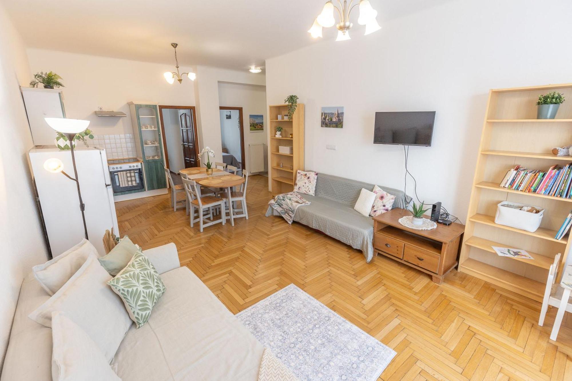 Riverside Balcony Apartment With View To Danube Boedapest Buitenkant foto