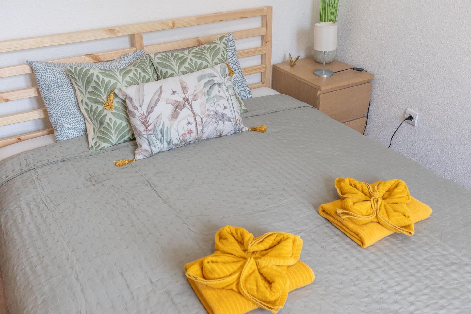 Riverside Balcony Apartment With View To Danube Boedapest Buitenkant foto